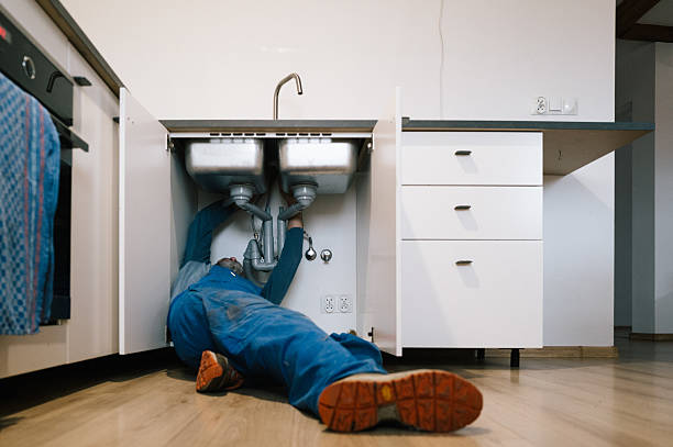 Professional Emergency Plumber technician working in Evans, GA